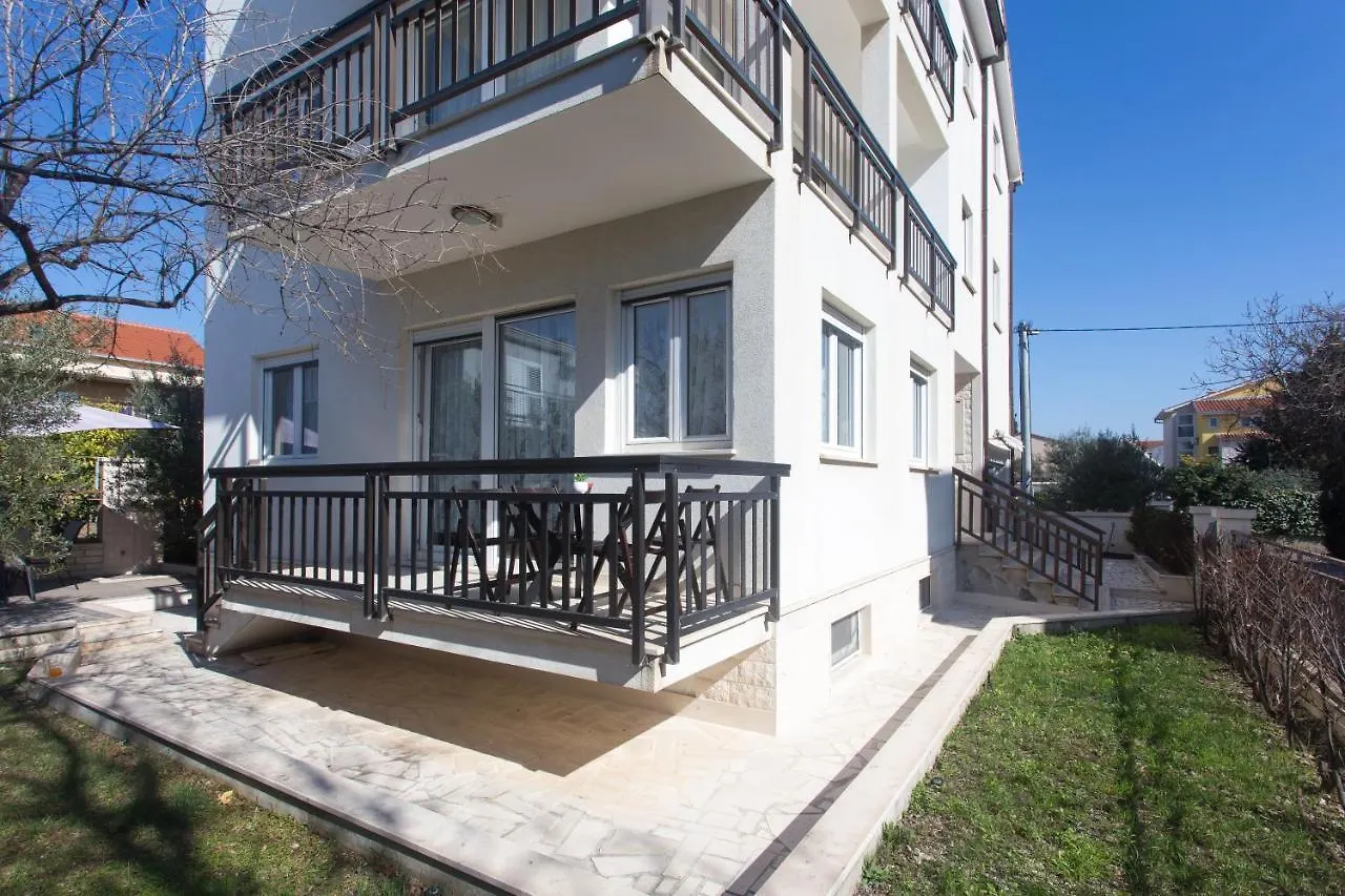 Apartments Villa Japeri Kastela Croatia