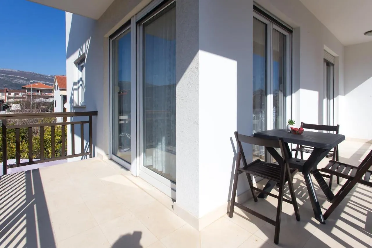 Apartments Villa Japeri Kastela 0*,  Croatia