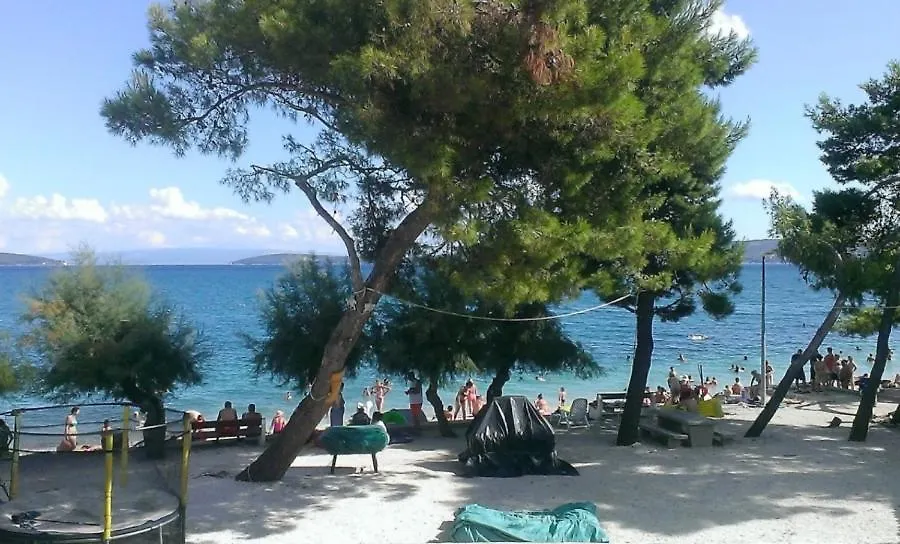 Apartments Villa Japeri Kastela