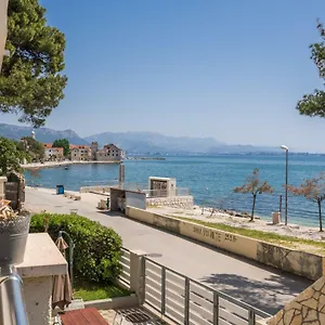Beachfront Gabine Apartmán